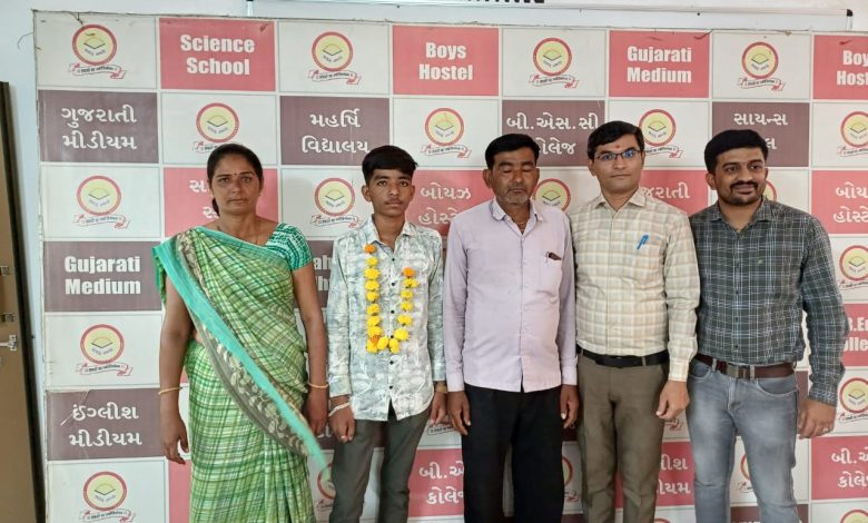 ધોરણ 10 : હળવદ મહર્ષિ ગુરુકુળ ના 45 વિદ્યાર્થીઓએ A1 ગ્રેડ મેળવ્યા ધોરણ 10 : હળવદ મહર્ષિ ગુરુકુળ ના 45 વિદ્યાર્થીઓએ A1 ગ્રેડ મેળવ્યા