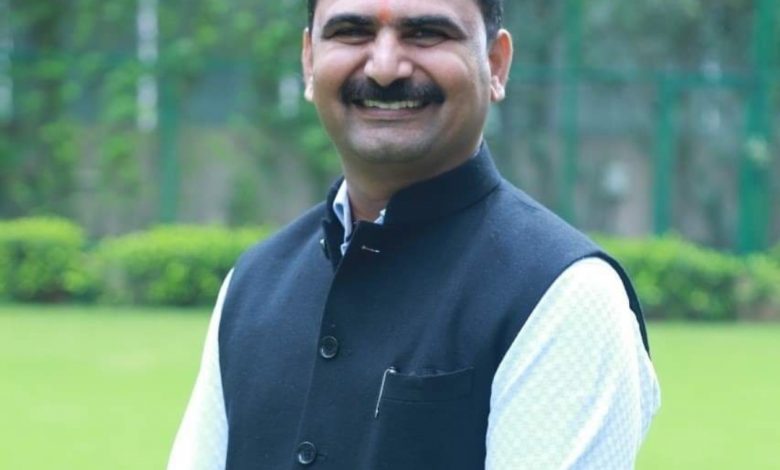 ભાજપના આગેવાન અને અરવલ્લી જીલ્લા કિસાન મોરચાના પ્રભારી હર્ષદ પટેલ સહિત 15 લોકો સામે પીરાણા ગામે કબર તોડવા મામલે પોલીસ ફરિયાદ* ભાજપના આગેવાન અને અરવલ્લી જીલ્લા કિસાન મોરચાના પ્રભારી હર્ષદ પટેલ સહિત 15 લોકો સામે પીરાણા ગામે કબર તોડવા મામલે પોલીસ ફરિયાદ*