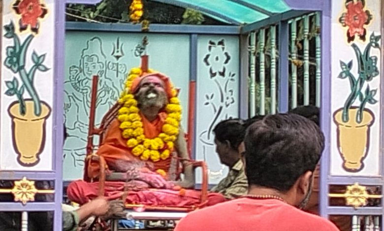 *સાઠંબાના નવીનગરી વિસ્તારમાં શ્રી રામગીરી જગન્નાથગીરી મહારાજ બ્રહ્મલીન થતાં ભવ્ય શોભાયાત્રા સાથે સમાધિ અપાઈ* *સાઠંબાના નવીનગરી વિસ્તારમાં શ્રી રામગીરી જગન્નાથગીરી મહારાજ બ્રહ્મલીન થતાં ભવ્ય શોભાયાત્રા સાથે સમાધિ અપાઈ*