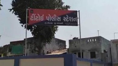 Modasa: લગ્નમાં ગરબા વખતે હાથ અડી જવાની અદાવતમાં કારના કાચ તોડી નાખ્યા