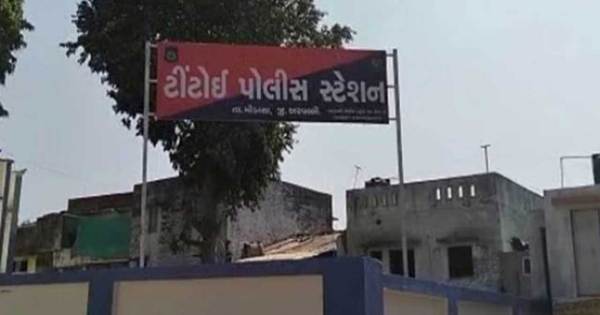 Modasa: લગ્નમાં ગરબા વખતે હાથ અડી જવાની અદાવતમાં કારના કાચ તોડી નાખ્યા Modasa: લગ્નમાં ગરબા વખતે હાથ અડી જવાની અદાવતમાં કારના કાચ તોડી નાખ્યા